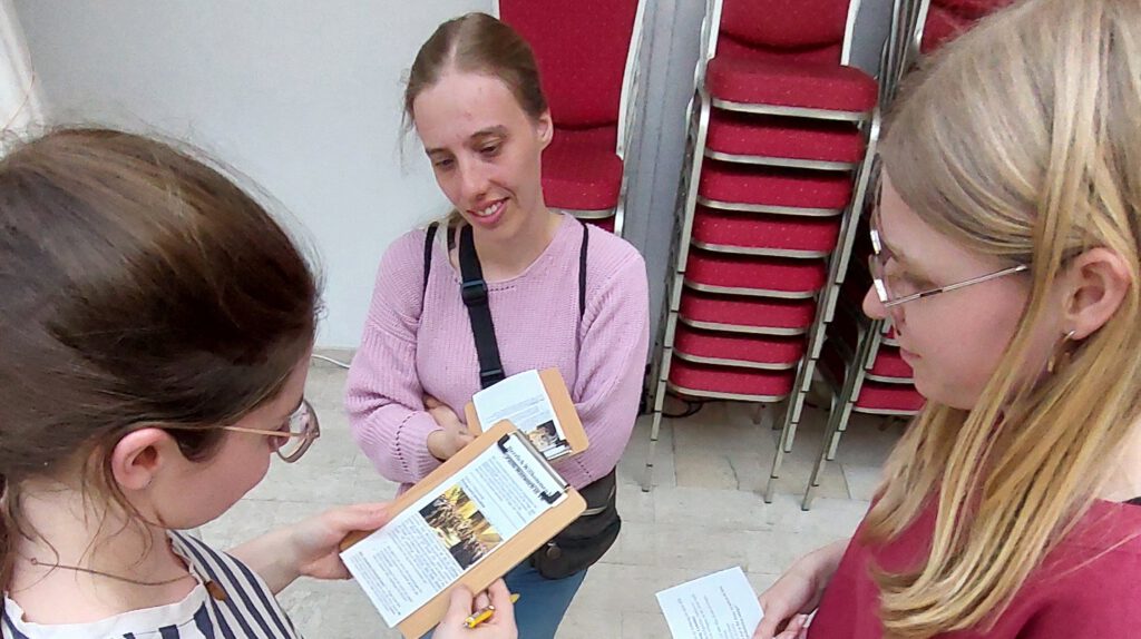 Teilnehmerinnen bei der Palm-Mittwochs-Aktion